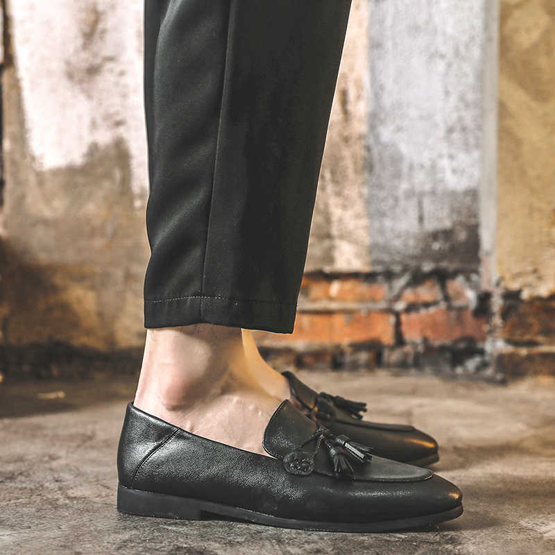 Men Dress Shoes Shoes Male British Tassels Casual Shoes Korean Version Versatile Small Leather Shoes Male Dressing Shoes 241009