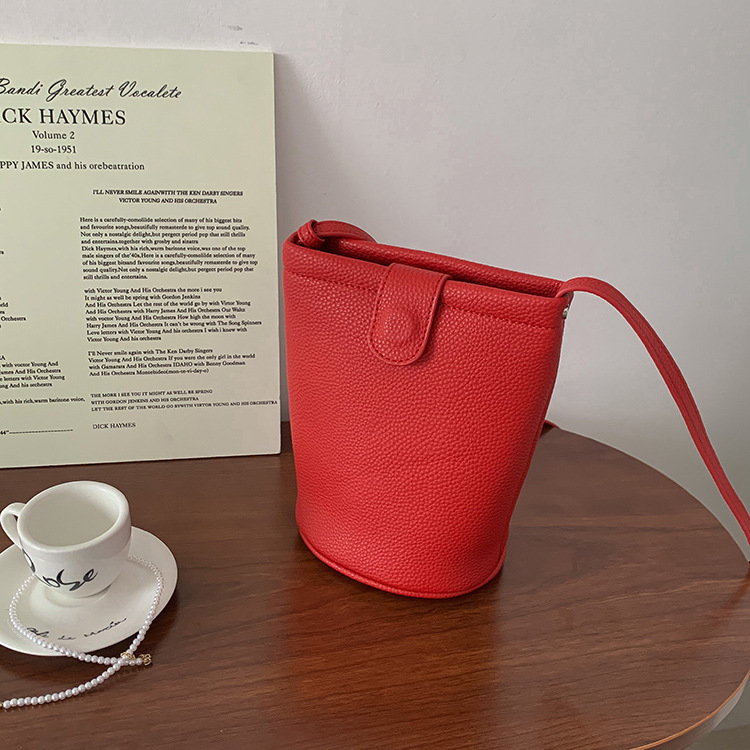 2025 Designer new 2024 3 Bag bucket exquisite crossbody versatile and niche shoulder women's bag free shipping