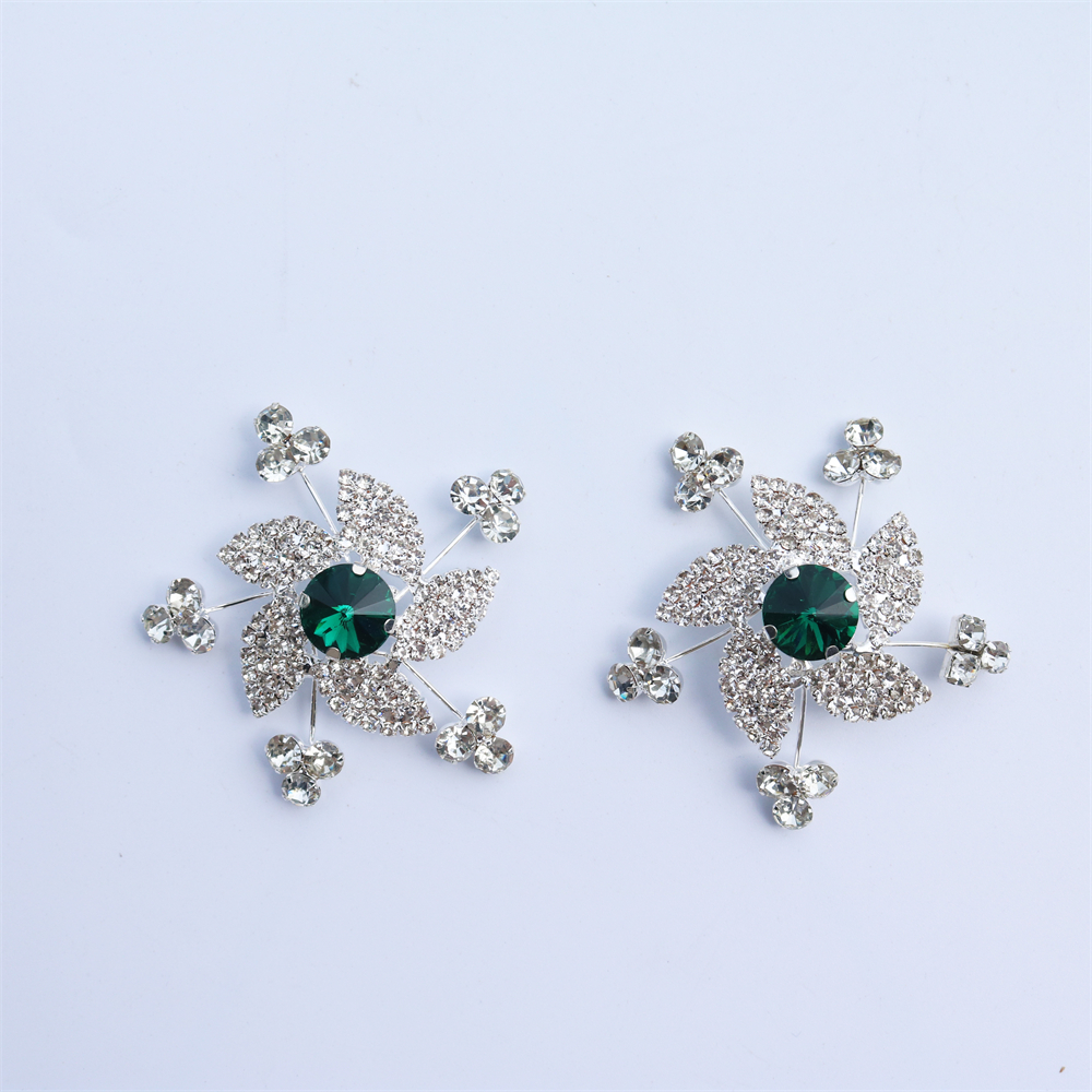 1 Pair Pinwheel Shape Chest Stickers Rhinestone Bra Jewelry for Women Shiny Crystal Nipple Cover Jewelry No Piercing Lingerie