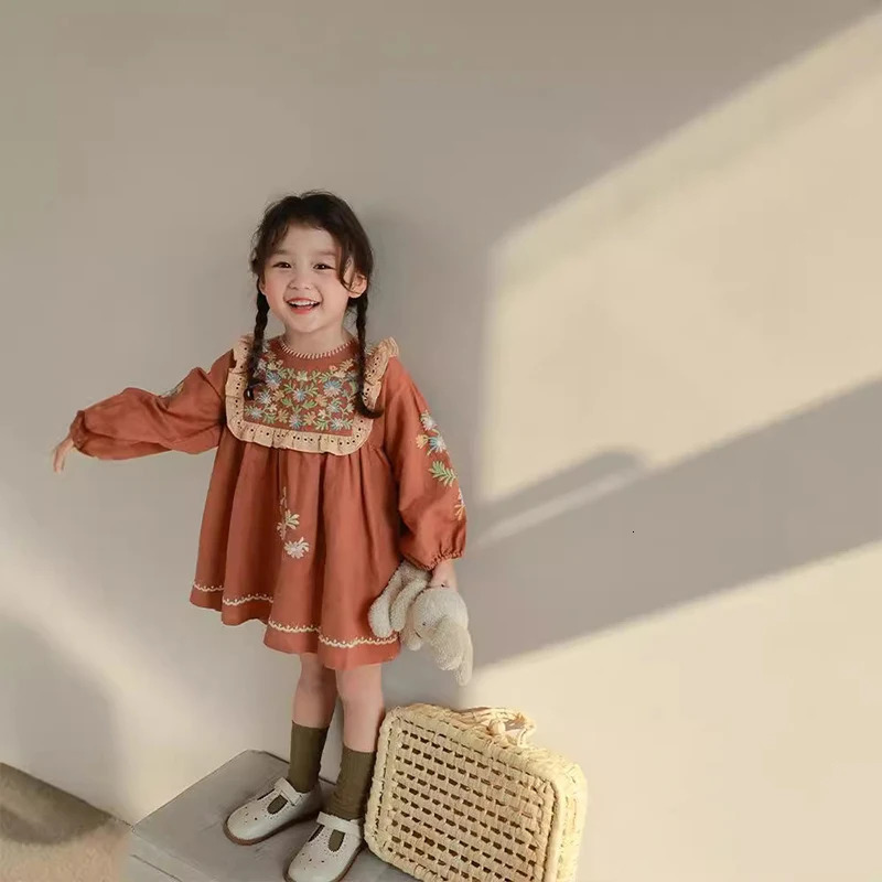 Spring Autumn Girls Dresses Kids Hollow Lace Embroidered Dress Children Vintage Clothing Toddler Girls Princess Dress for 1-7Y 241111