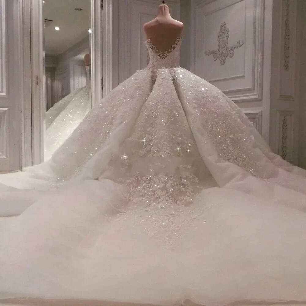 Exquisite Strapless Backless Bridal Gowns White Fashion Beading Appliques Sequined Chapel Train Elegant Plus Size Wedding Dress