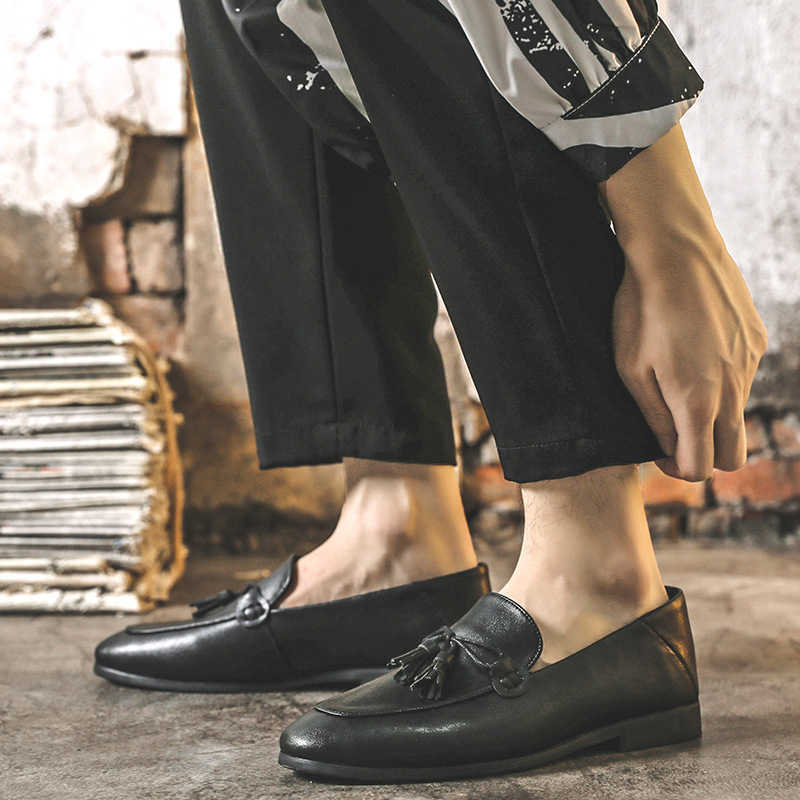 Men Dress Shoes Shoes Male British Tassels Casual Shoes Korean Version Versatile Small Leather Shoes Male Dressing Shoes 241009