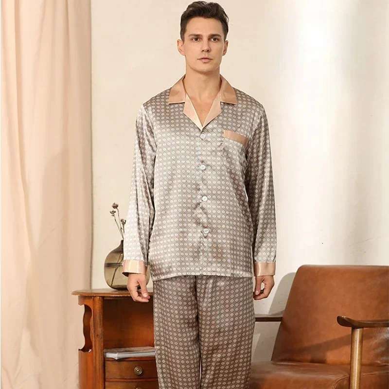 Men Nightwear Long Sleeve Pajamas Sleeping Suit EuroUS Comfort Housewear Silk Satin for Sleepwear Mens Pajama Set 241111