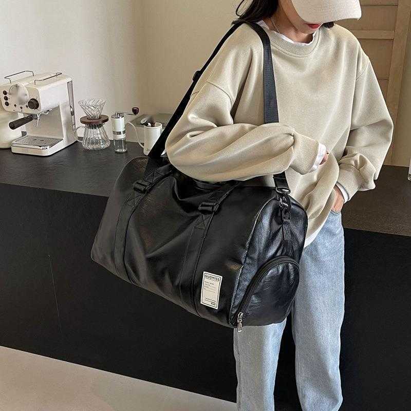 Outdoor Pu Textured Travel Bag for Autumn and Winter Simple Dry Wet Separation Luggage Bag Fitness Sports Crossbody Bag