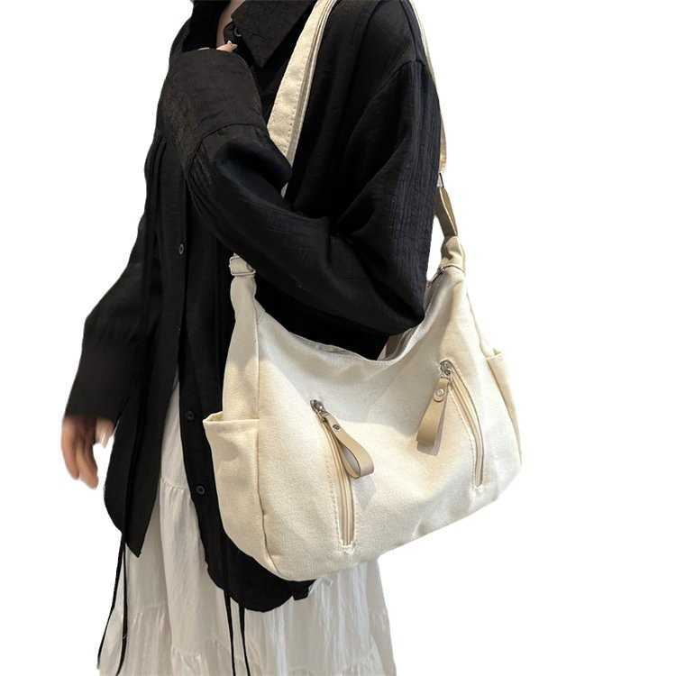 Personalized Tote Bag Fashion Trend 2024 New Casual Niche Class College Student Shoulder Bag Commuting Tote Bag