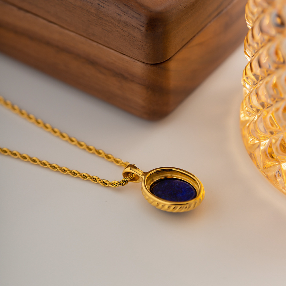 Designer Fashion Necklace for Women 18K Gold Stainless Steel Inlaid Lapis Lazuli Oval Vintage Pendant Necklace Wholesale
