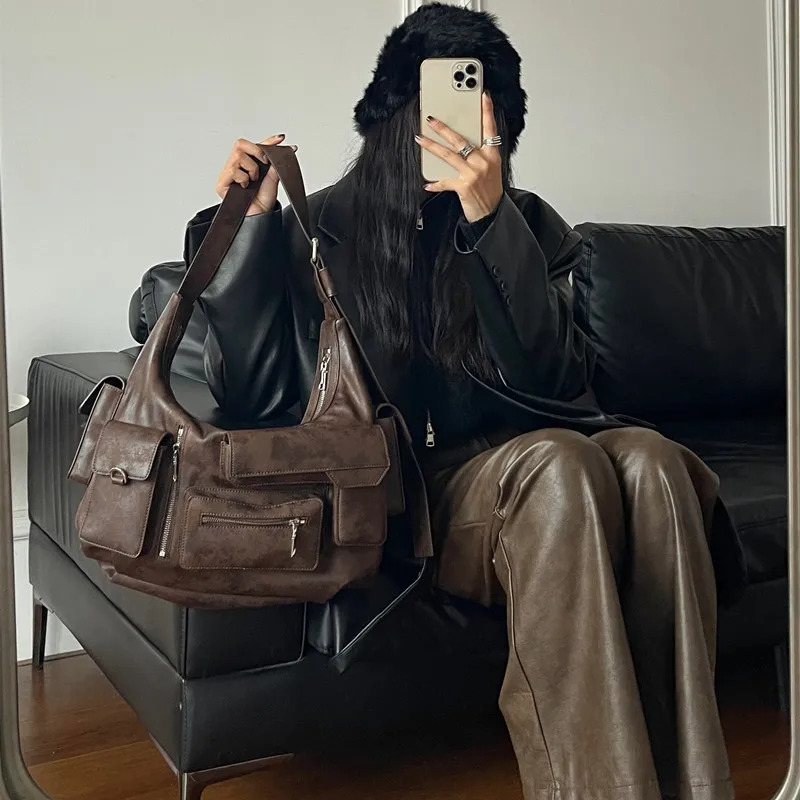 Fashion Multi-Pocket Design Women's Half-Moon Shoulder Large Capacity Underarm Crossbody Bag Y2k Cool Rock Girls Handbag PU BagVoyage
