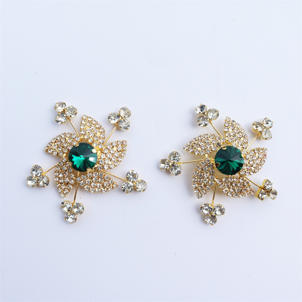 1 Pair Pinwheel Shape Chest Stickers Rhinestone Bra Jewelry for Women Shiny Crystal Nipple Cover Jewelry No Piercing Lingerie