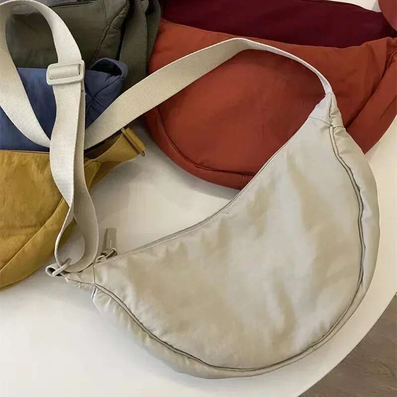 Summer New Nylon Waterprooll-match Messenger Dumpg Men and Women Multi-color High-quality Shoulder Bag
