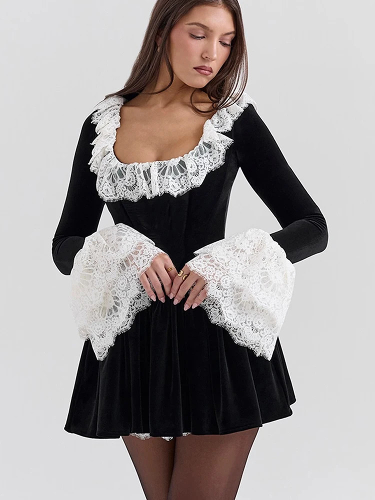 Fantoye Patchwork Sexy Square Collar Lace Women Dress Black Flare Sleeve French Dress Female Winter Slim Elegant Party Clubwear 241111