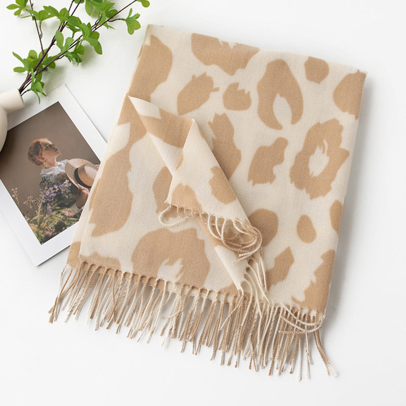 Autumn/Winter New Imitation Cashmere for Girls, with a High level of Fashionable Commuting, Cold proond Warm Scarf