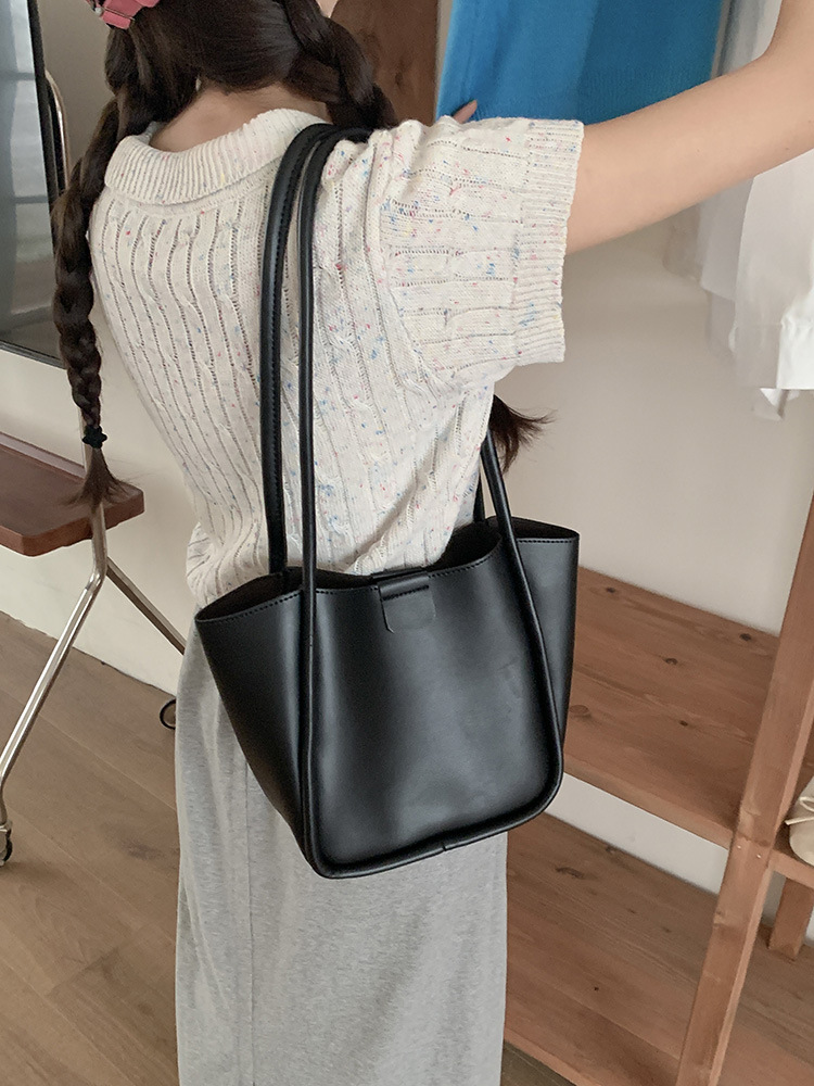 2025 Designer for capacity 3 Large women's summer 2024 new fashionable handbag, high-end and niche single shoulder tote bag handbag,