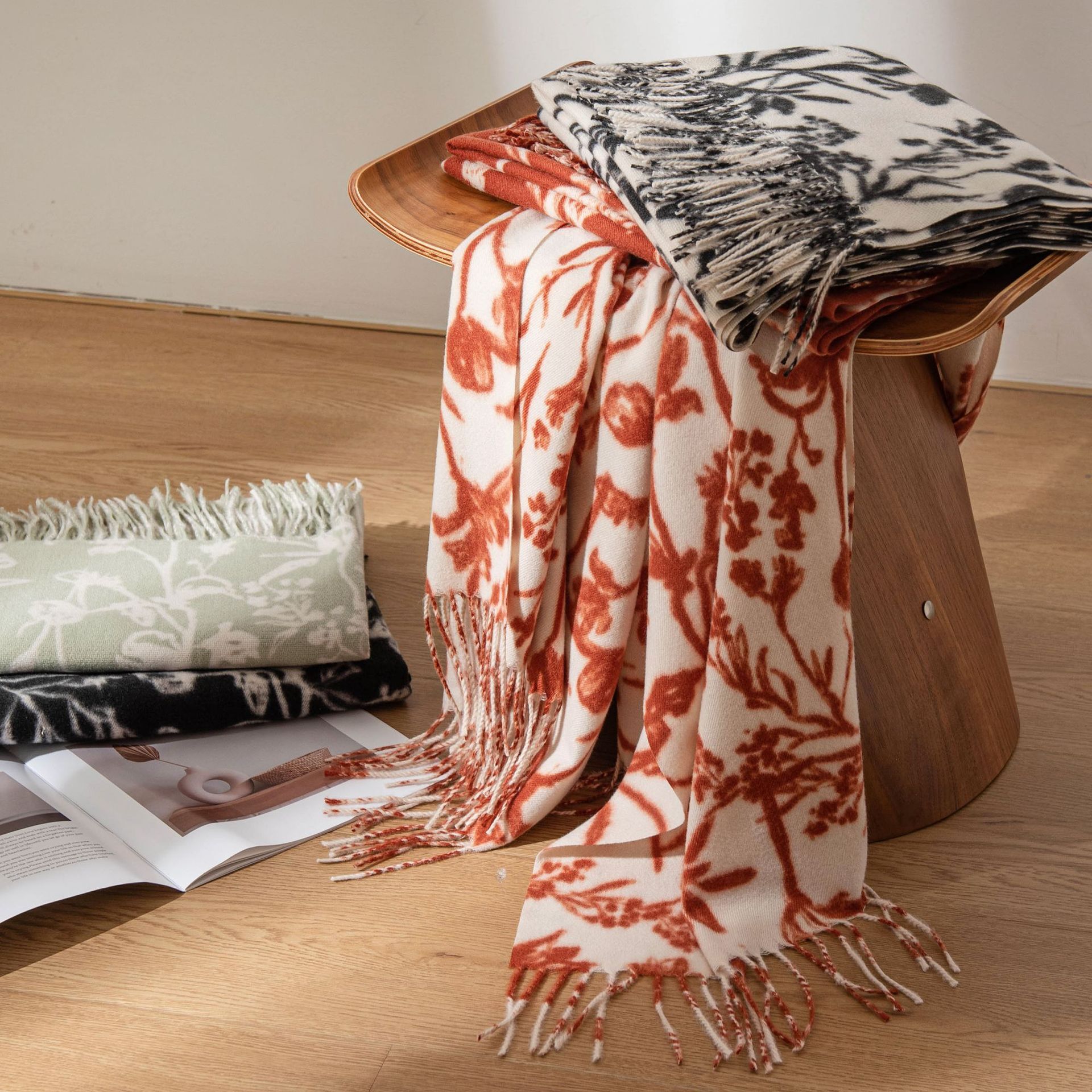 Autumn/Winter New Girl Style Printed Scarf Warmth and Thickened Imitation Cashmere scarf