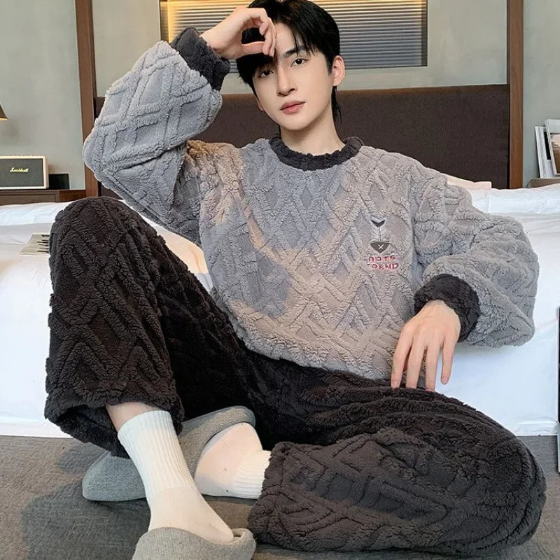 High Quality Men Pajamas Suit Coral Velvet Winter Warm Loose Fitting Thick Plush Flannel Sleepwear Set Home Wear Male Nightwear 241111