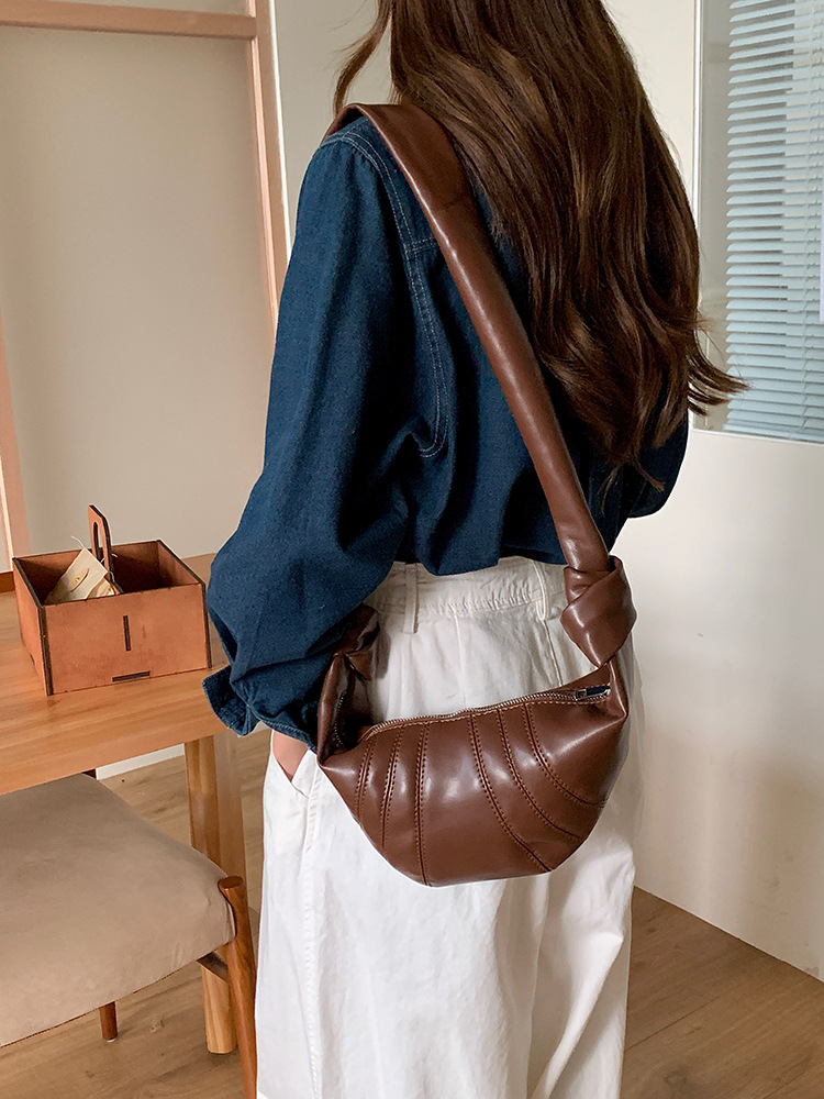 2025 Designer new autumn 2024 3 women's versatile crossbody with and niche design shoulder bag