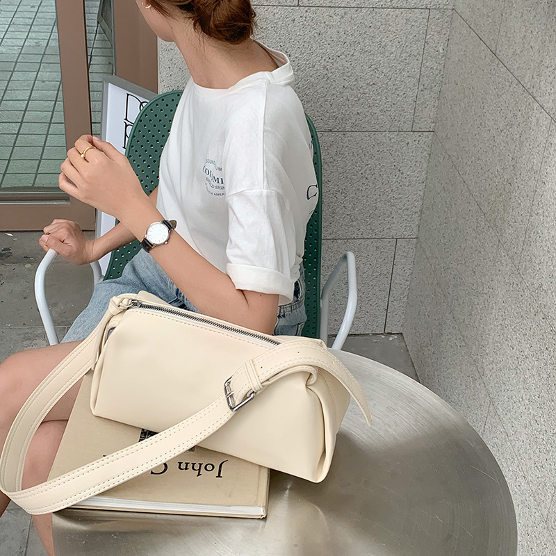 2025 Designer Bags for women 3 versatile autumn and winter sense single shoulder fashionable niche commuting trendy women's bag free shipping  