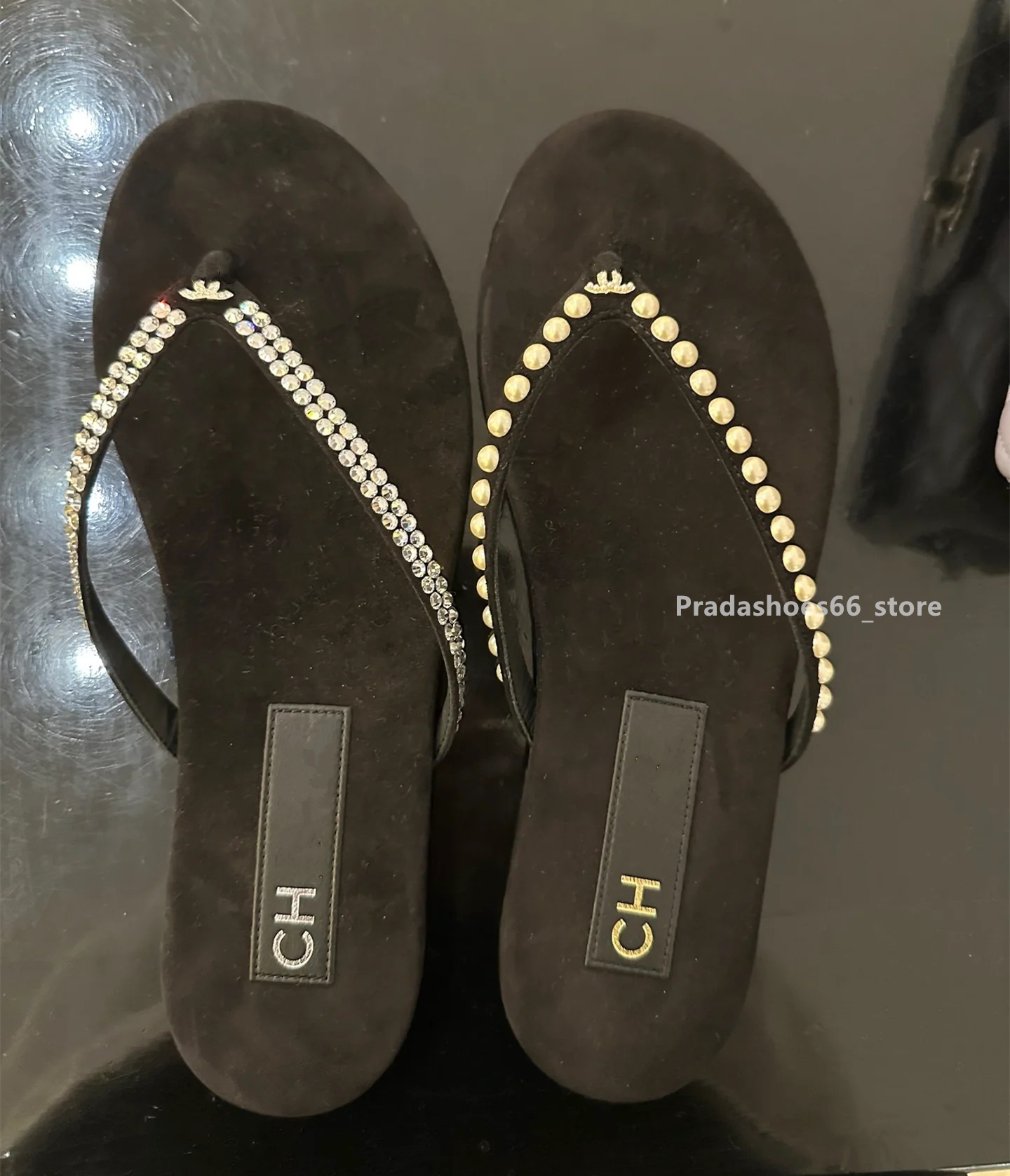 Paris Women sandals 2025 new summer slipper chan Flip flops Luxury designer thong versatile fashion Roman shoes flat bottomed vacation beach shoes Tories Slide h