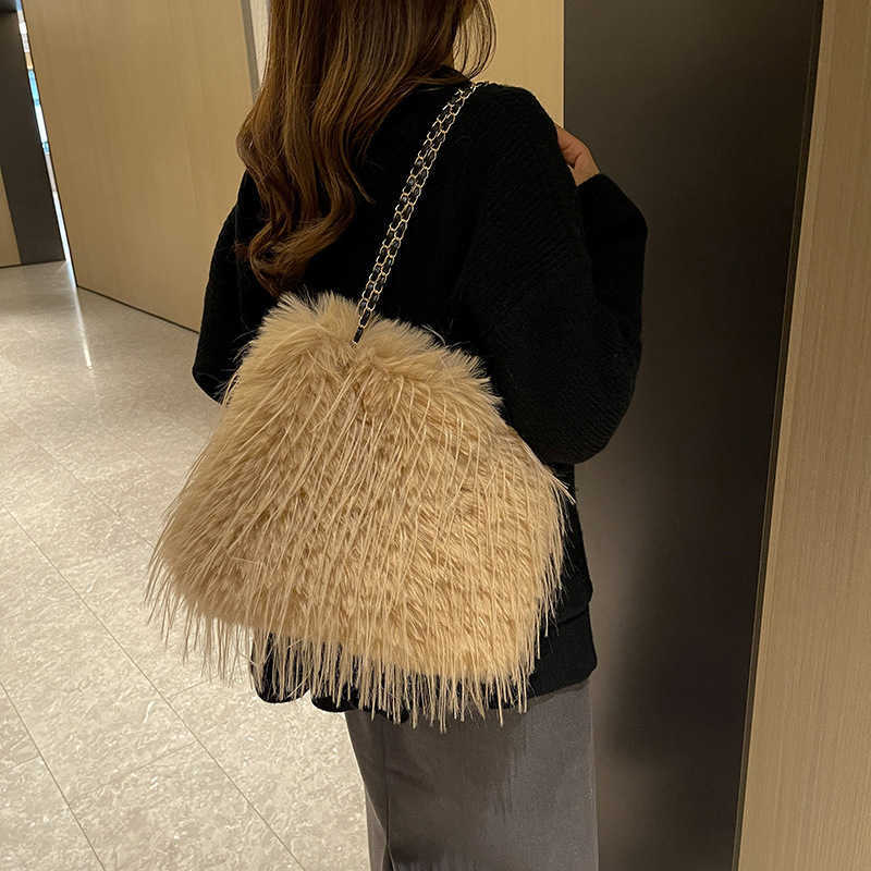 Woolen Fur Bag Fashionable Tassel Shoulder Armpit Bags Large Capacity Tote Bags Women Luxury Handbags Fairy Style Diagonal Plush Bag 241111