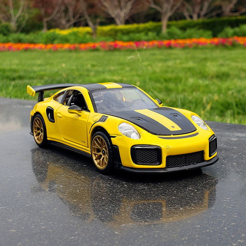 1:32 Porsche 911 GT2 RS Supercar Alloy Car Diecasts & Toy Vehicles Car Model Sound and light Pull back Car Toys For Kids Gifts