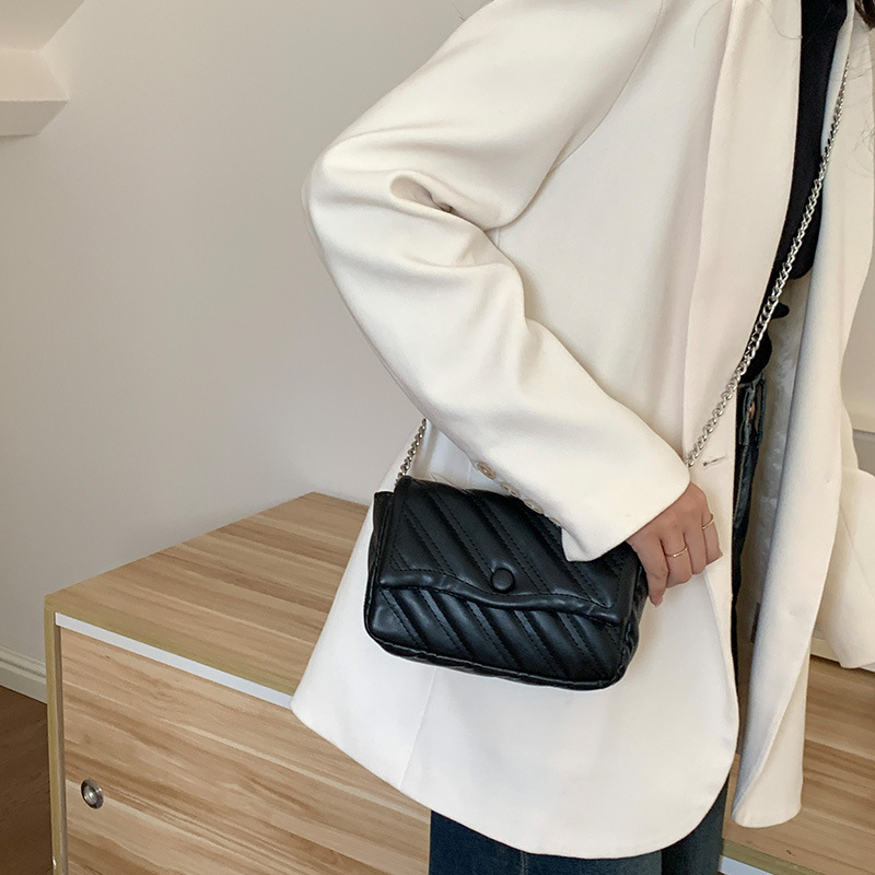 2024 new crossbody niche high-end chain Designer Bag versatile mini shoulder bag for women