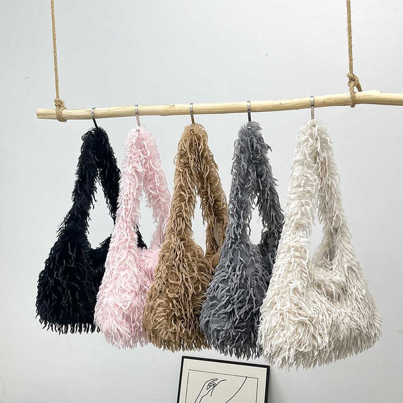 Plush Bag for Women Tassel Shoulder Bag Large Capacity Tote Bags Fashionable Shopping Handbags Luxury Handbags Purses 241111