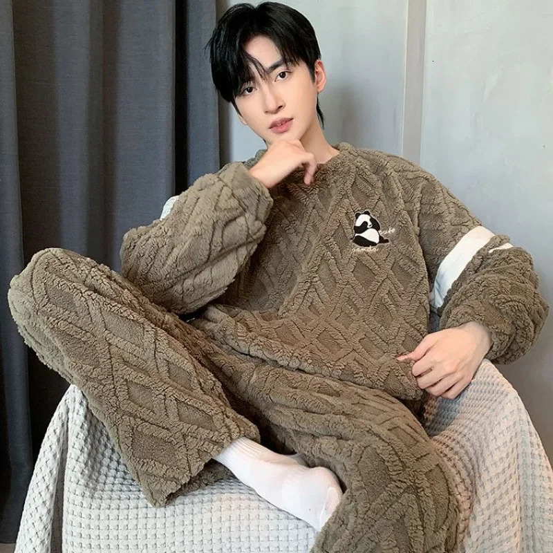 High Quality Men Pajamas Suit Coral Velvet Winter Warm Loose Fitting Thick Plush Flannel Sleepwear Set Home Wear Male Nightwear 241111