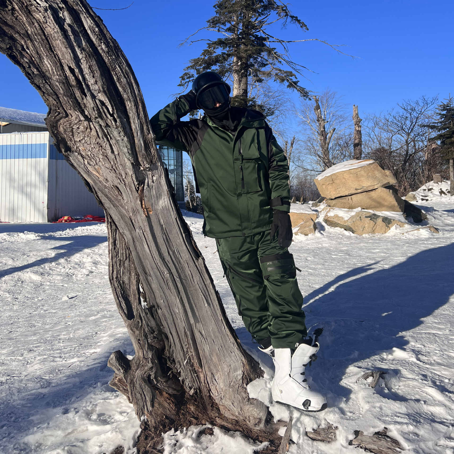 Functional Style For Men And Women With Waterproof Warm Thickened Loose Fitting Single Double Board Ski Suit Clothes