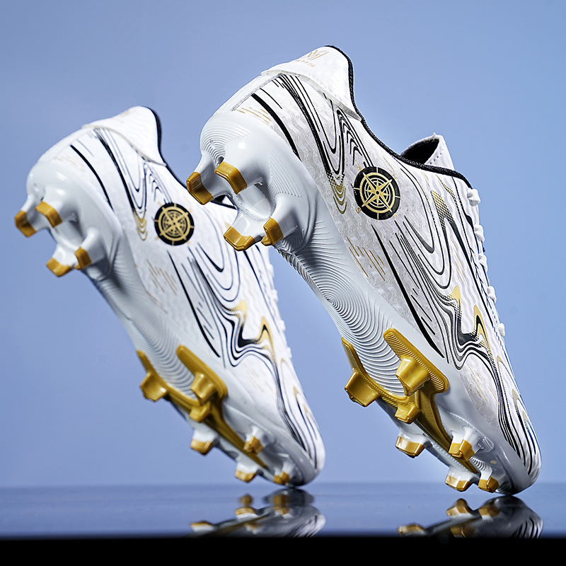 New Mens Soccer Shoes Cleats Anti-Slippery Futsal Comfortable Football Boots Unisex Sports Ultralight Sneakers Zapatos De Futbol