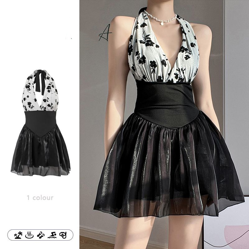 2023 New Fashionable Halter Beach Women's Swimsuit High Waited One Piece the Bell Slim Print Low Back Sexy Bohemian Bikini Set