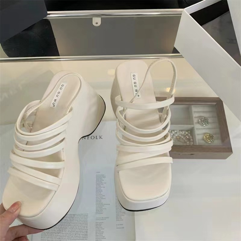 Women's New Thick Soled Fashionable Black Wedge Heel Roman Sandals.