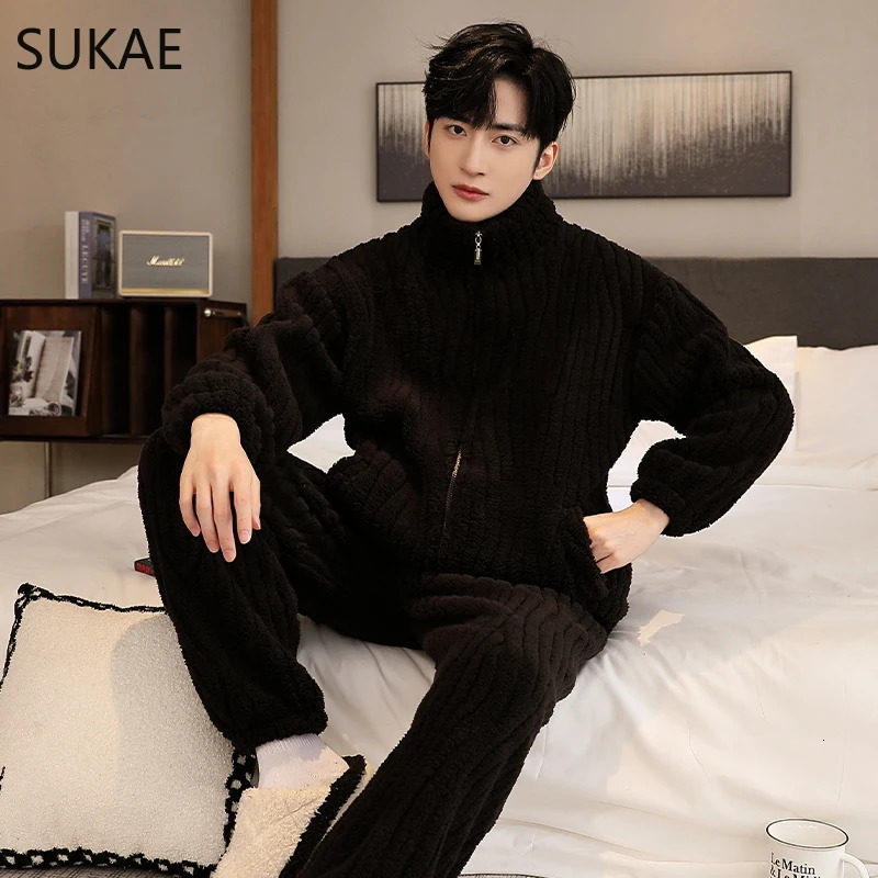 SUKAE L5XL Chubby Thermal Zipper Pijamas Boy Leisure Man Sporty Sleepwear Big Size Men Pajamas Winter Thick Velvet Coral Pajama 241111