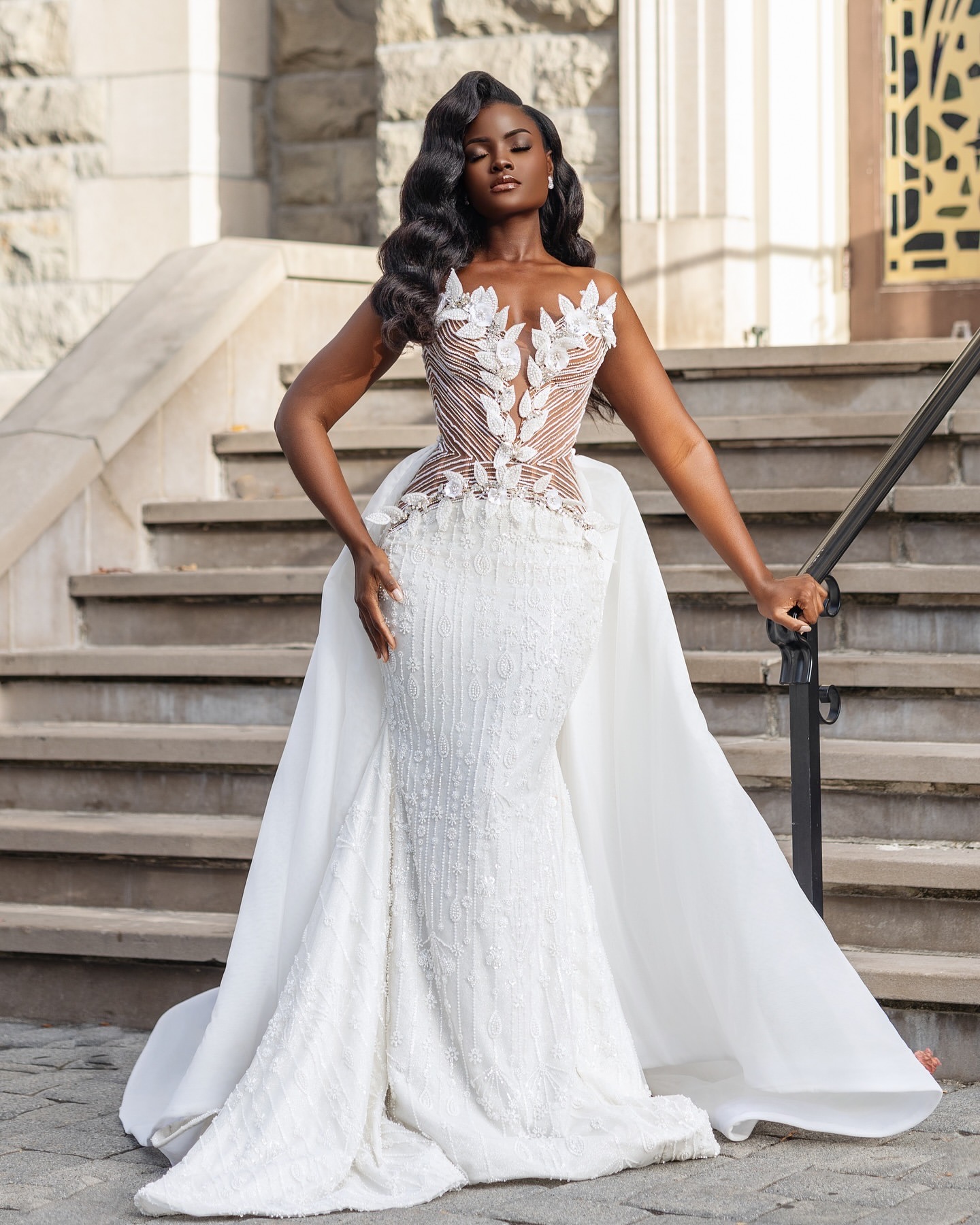 2024 Arabic Aso Ebi White Illusion Mermaid Wedding Dresses Florals Beaded Detachable Train Vintage Bridal Gowns Dress ZJ034