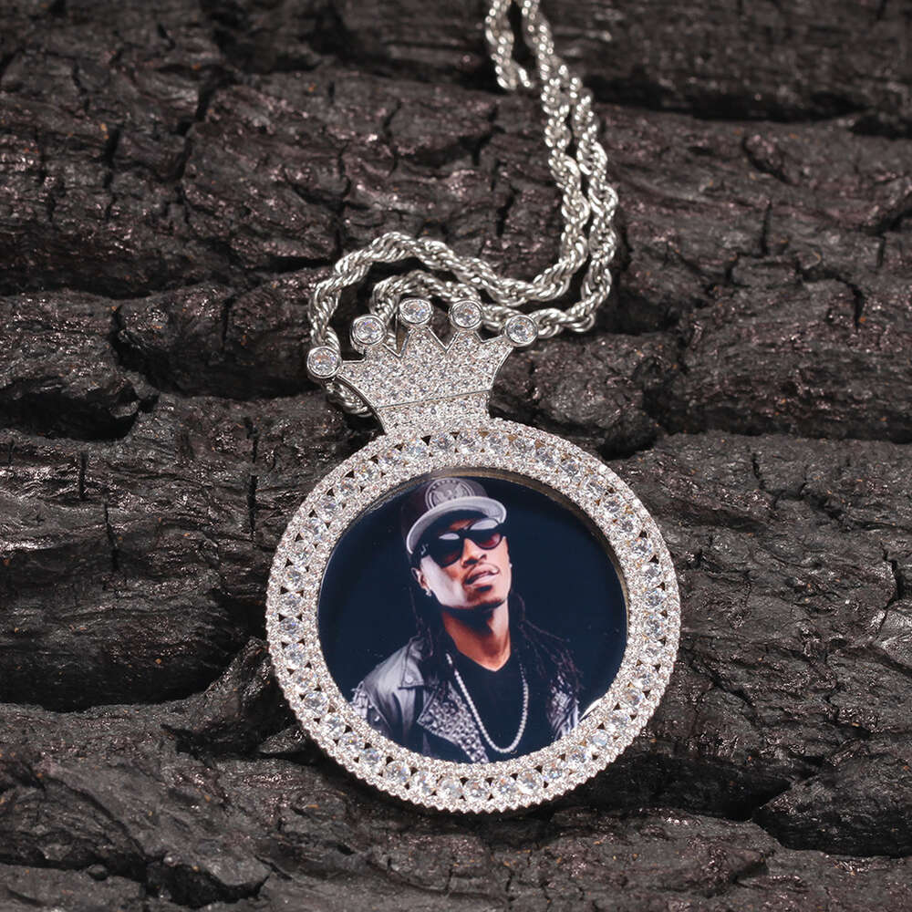 Top Quality Hip Hop New Crown Custom Photo Round Pendant White Gold Color Copper Bling Cubic Zirconia Personality Diy Picture Memorial Cz Stone Jewelr