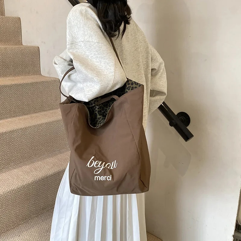 Leopard Print large capacity shopping canvas bag for women Korean lazy shoulder bag commuting handbag 241111