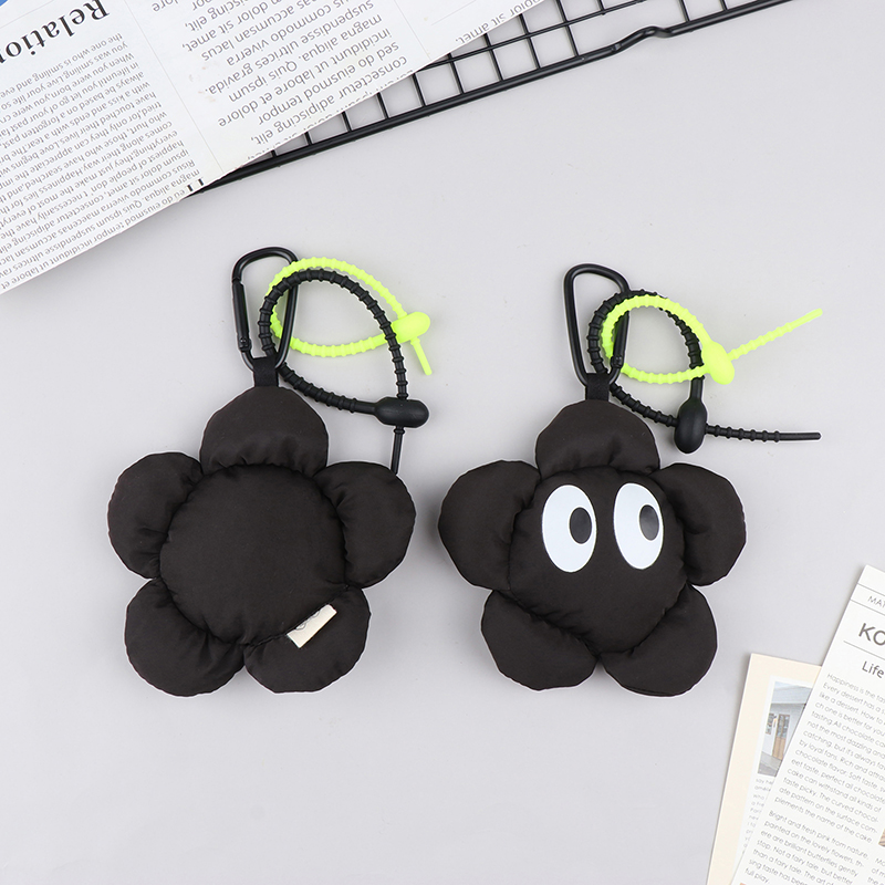 Trendy Black Flowers Keychain Cute Floral Key Holder For Girls Backpack Ornament Bag Pendant Decoration