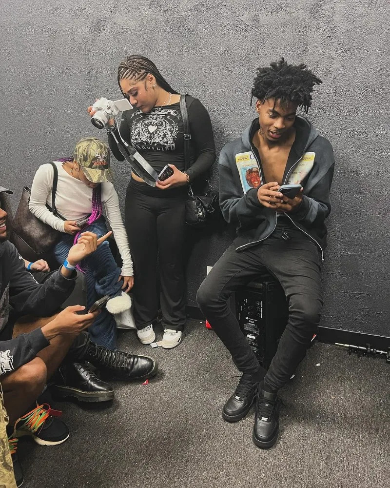 American Retro Gothic Hoodie for Men Print Sweatshirts Women Y2K Street Leisure Trend Hoodie Joker Fashion Loose Streetwear 241111