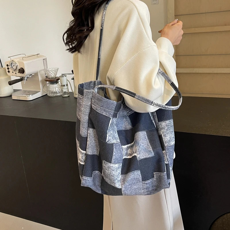 selling casual canvas denim patch work womens shoulder bag fashionable casual large capacity handbag 241111