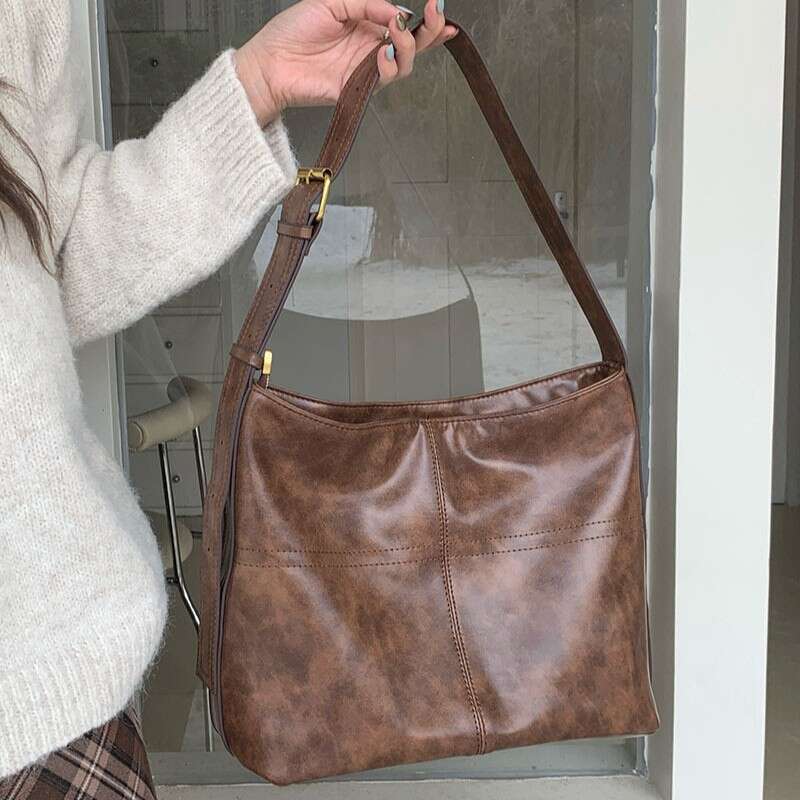 Autumn/Winter 2024 New Niche Vintage Commuting Versatile Wide Strap Large Capacity Single Shoulder Crossbody Tote Bag