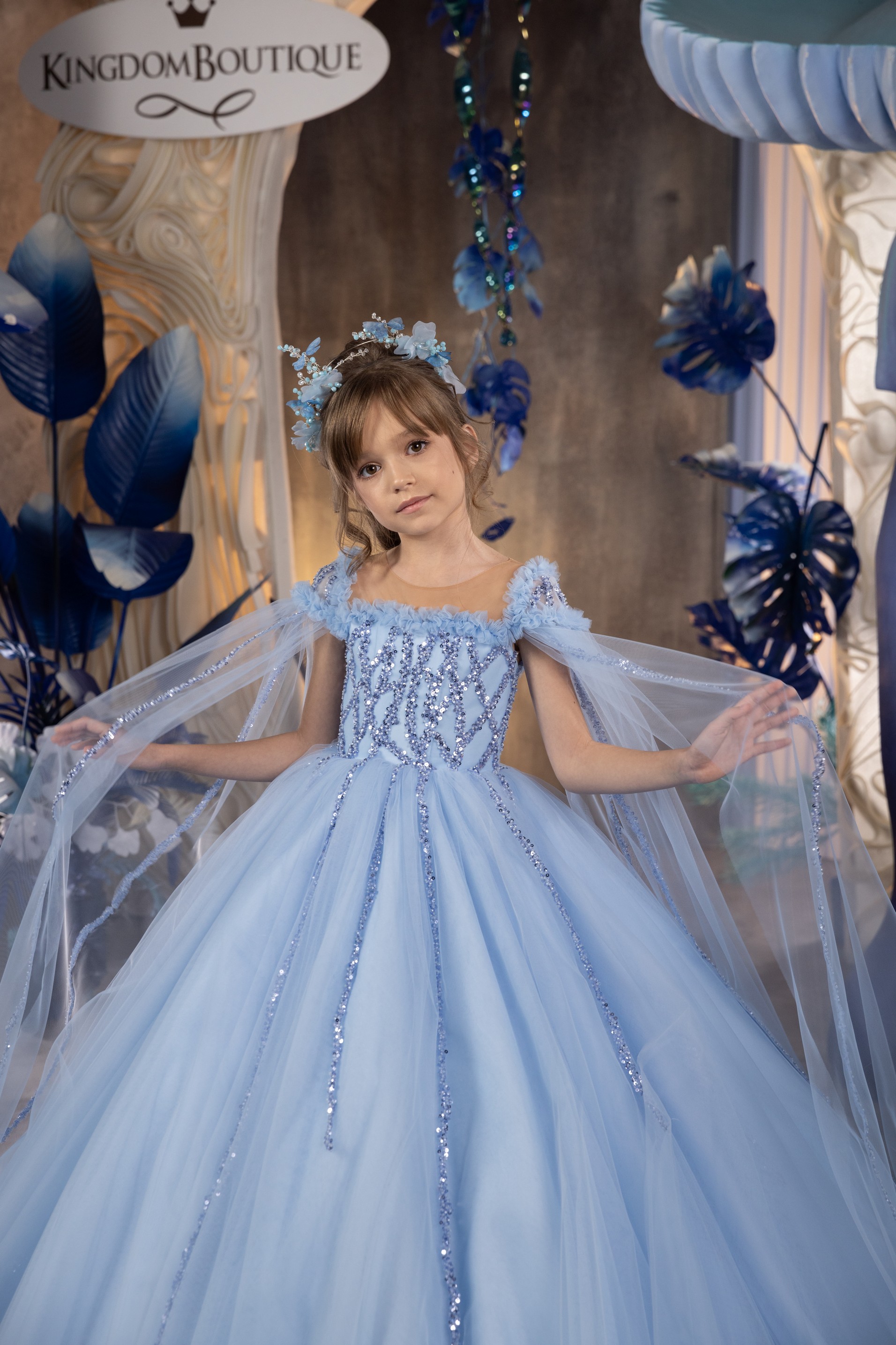 Baby Blue Princess Flower Girls Dresses With Cape Beaded Girl Pageant Gowns Kids First Communion Dress Illusion Back A Line Birthday Dress 0620
