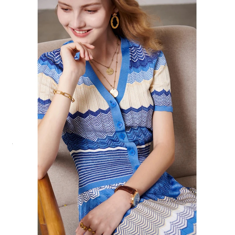 IOO Knitted Set Womens Striped Multi Color V-neck Top with Folded A-line Summer Skiing High Quality French Couple 241112