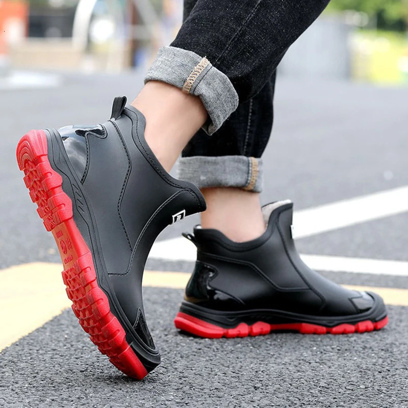 Autumn and Winter Fashionable Mens Cotton Rain Boots Trendy Outdoor Short-tube Mens Warm Rain Boots Fixed Cotton Water Shoes 241111