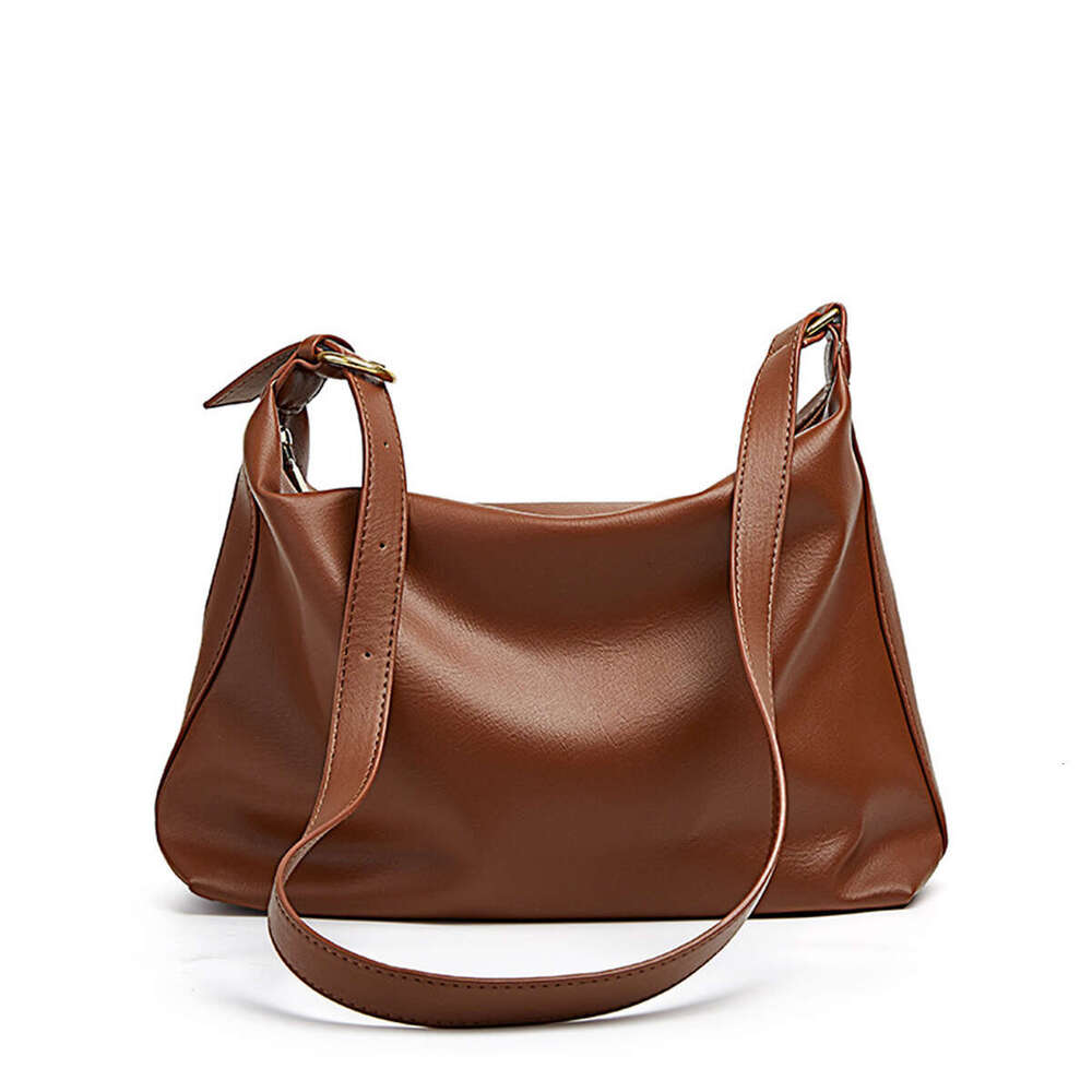 Large capacity women's summer new fashion solid soft leather shoulder crossbody high-grade commuter Tote bag