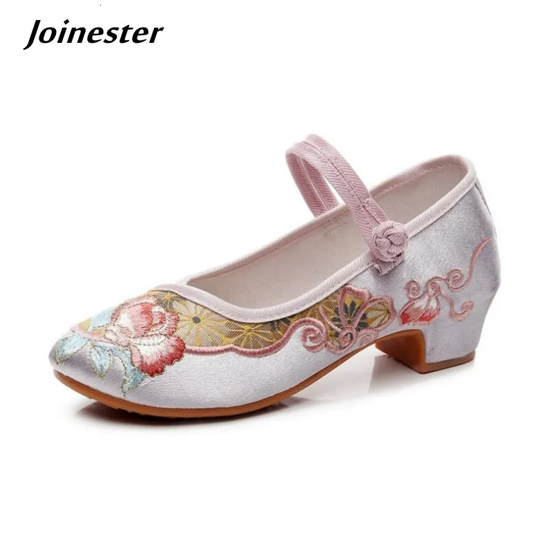 Women Ankle Strap Embroidered Mid-Heel Dress Shoe Round Toe Retro Mary Jane Spring Shoes Ethnic Style Fabric Pumps 241112