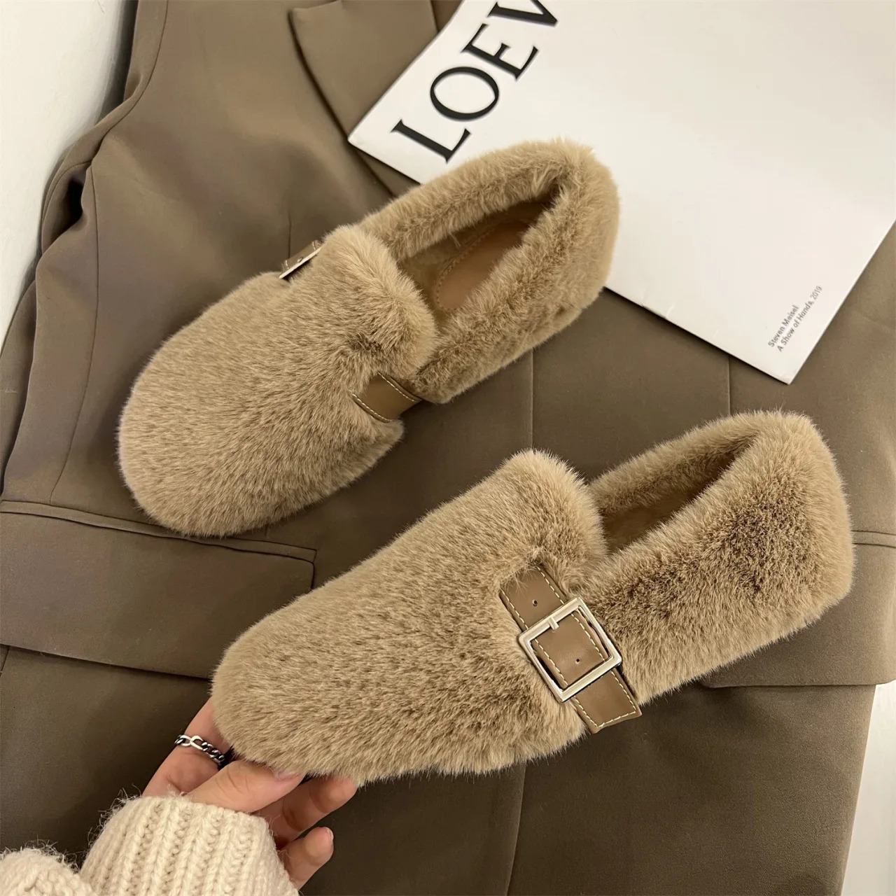 2024 Autumn Winter Womens Leisure Apartment Womens Moccasins Soft Loafers Fashion Comfortable Warm Plush Smooth Womens Cotton Shoes 241111