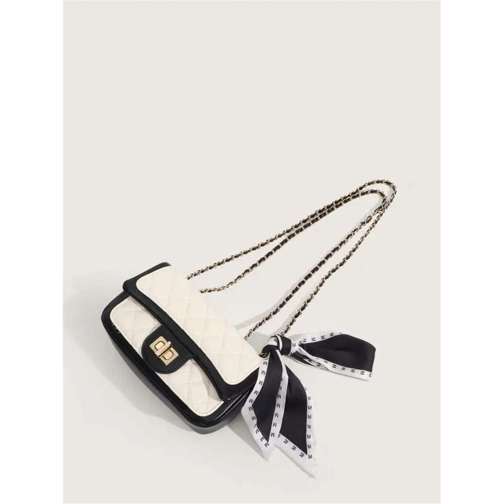 High-grade white niche texture chain female 2023 new fashion crossbody bag
