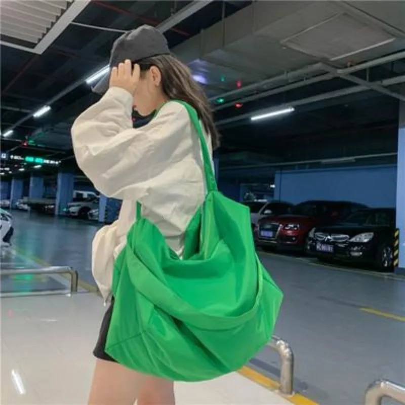 High quality casual womens handbag large capacity shoulder bag waterproof canvas handbag fashionable handbag model 241111