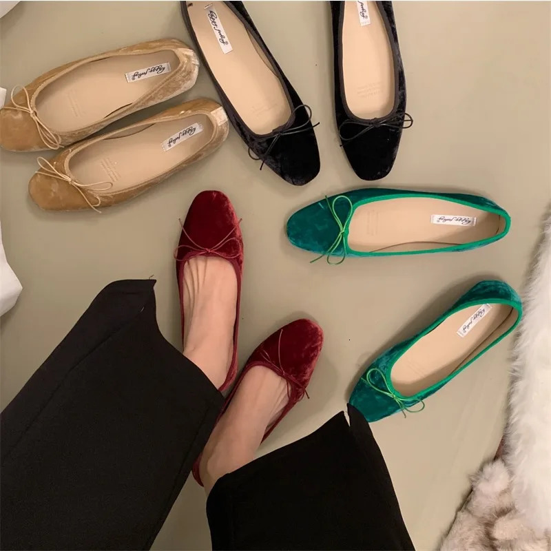 Elegant Velvet Ballet Shoes for Women Velvet Ballet Apartment for Women Retro Round Toe Bow Shallow Load 241111