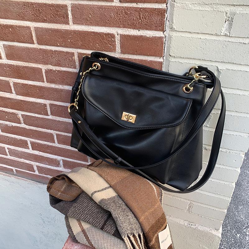 Bag Women's Autumn And Winter Versatile Commuter Large Capacity Wandering Soft Leather Underarm Chain Crossbody zhanyishengli