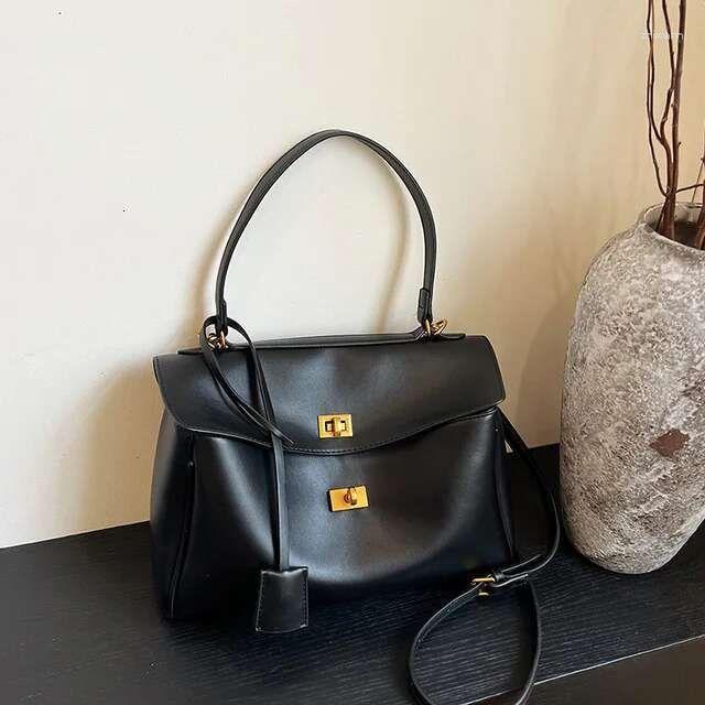 Shoulder Bags Lock Designer Gold Handbag Brand Women's Flap Soft Leather Top Quality Single Large Capacity Commuter Bag
