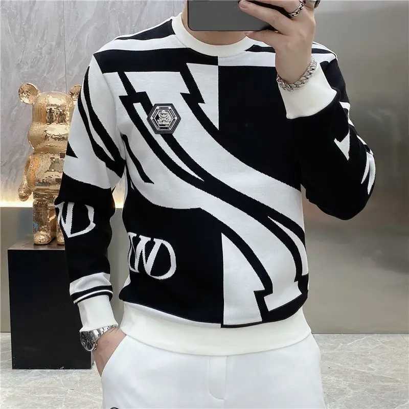 Trend Versatile Autumn New Mens O-Neck Printing Contrast Color Badge HighStreet Fashion Casual Long Sleeve Sweatshirts TopsXJ241111